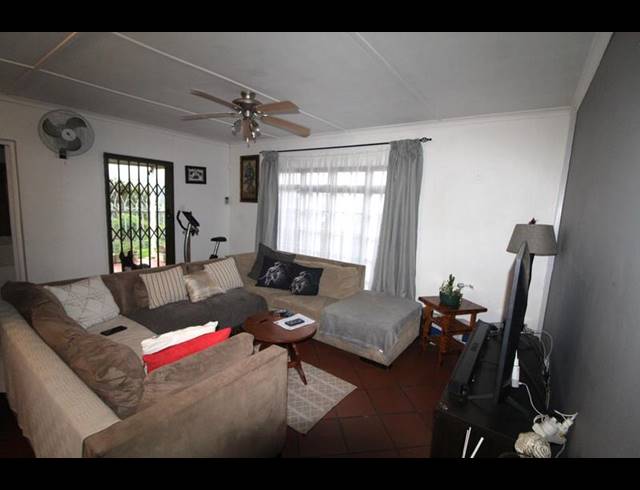 2 BEDROOM SIMPLEX FOR SALE IN MALVERN